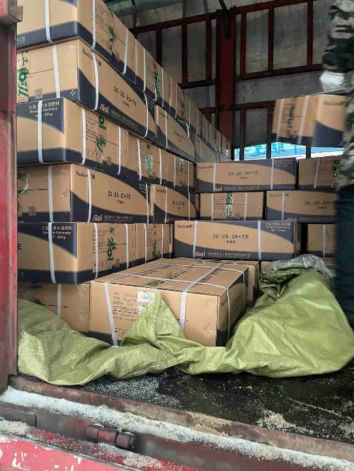 摩爾頂雪為客戶發(fā)貨中3 摩爾頂雪為客戶發(fā)貨中3